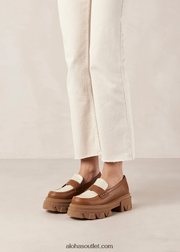 mulheres trailblazer bicolor - mocassins de couro branco e marrom Alohas 4P88ZX31 marfim