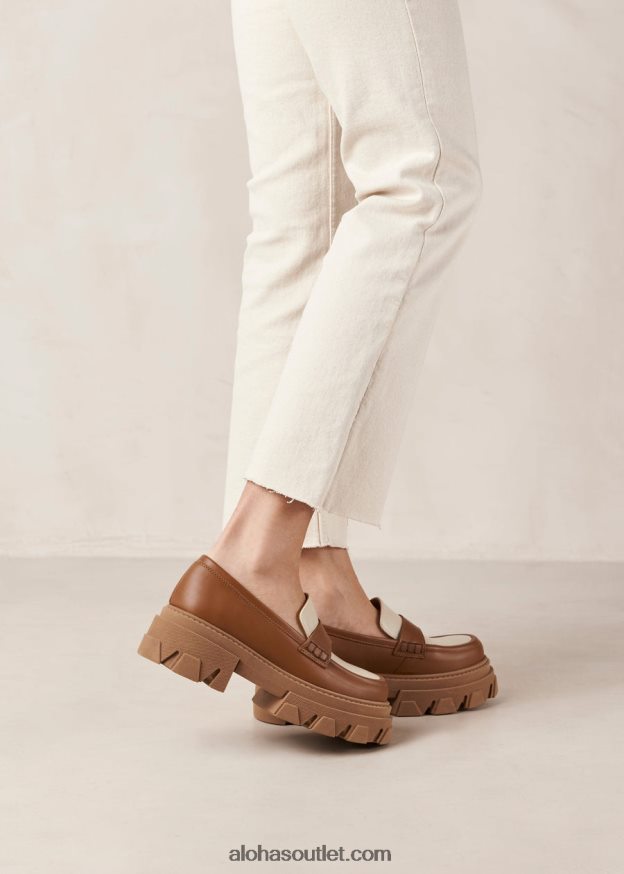 mulheres trailblazer bicolor - mocassins de couro branco e marrom Alohas 4P88ZX31 marfim