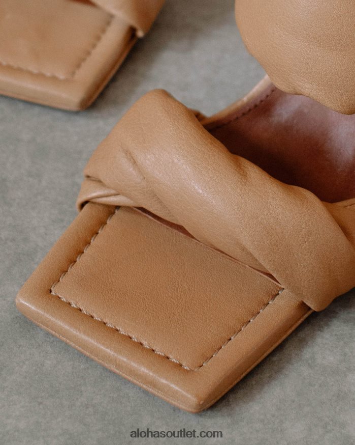 mulheres tira de torção - mules de couro marrom Alohas 4P88ZX277 camelo
