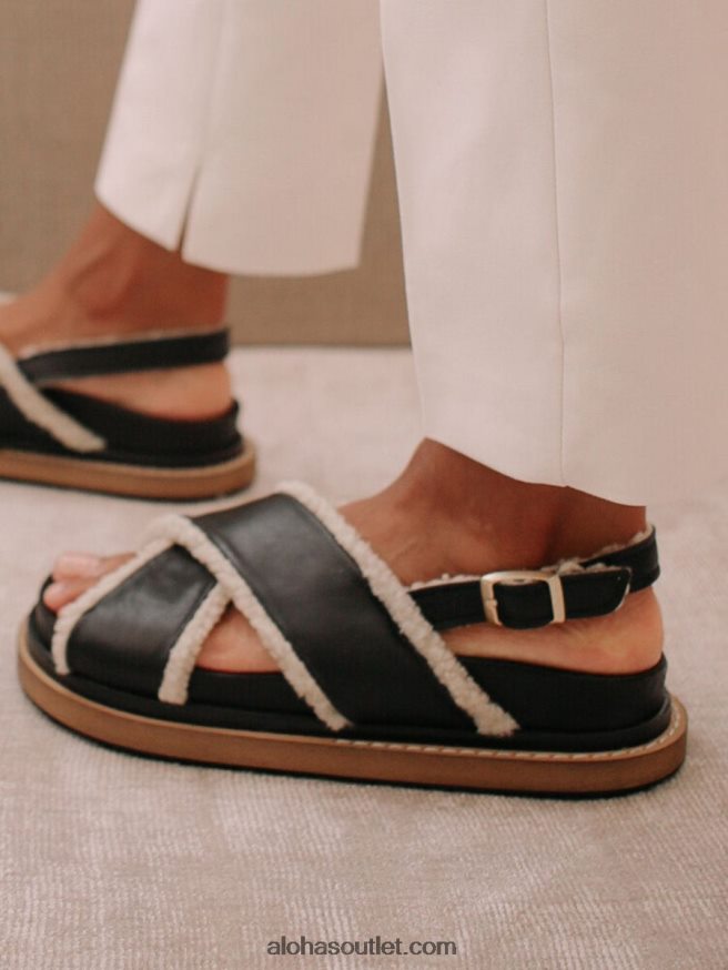 mulheres marshmallow - sandália preta de couro e shearling Alohas 4P88ZX112 preto