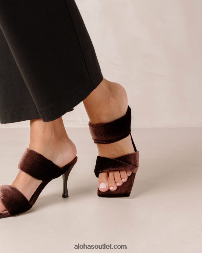 mulheres twist strap - mules de veludo marrom Alohas 4P88ZX590 veludo marrom café